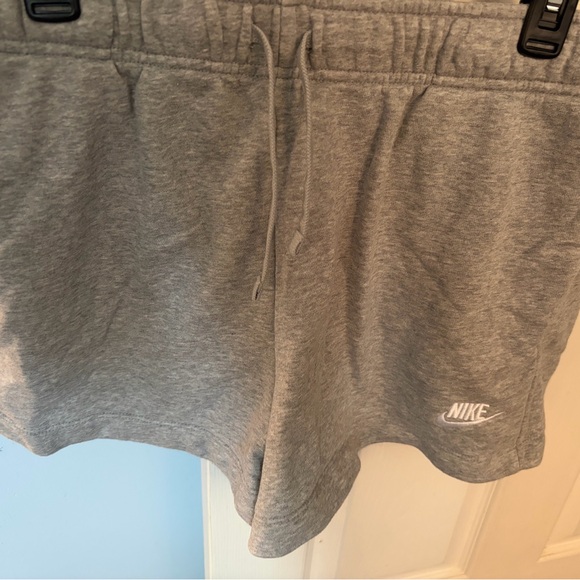Nike Heather Gray Athletic Shorts - Picture 3 of 5